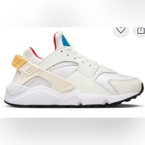 NEW Women’s Huarache Nike shoes